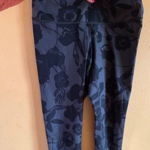 Lululemon flower print cropped leggings